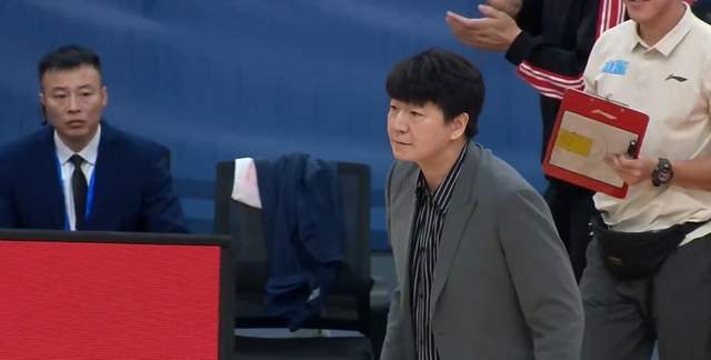 夺冠热门输球仍反超山东，辽篮掀翻强敌却无缘前8，黑马超出预期