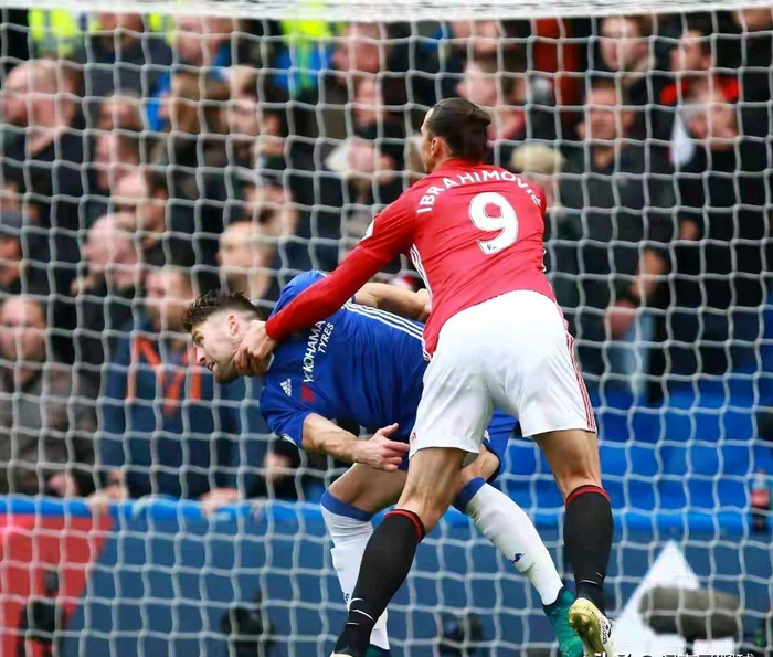 英超带刀后卫排行榜，榜首竟是他！你猜对了吗？|特里·麦克德莫特|约翰·特里|切尔西|数据|集锦_新浪体育_新浪新闻