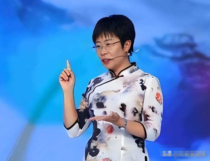 开云入口-蒙曼感叹：这辈子也结不了婚！有两个原因：一是岁数，二是长相