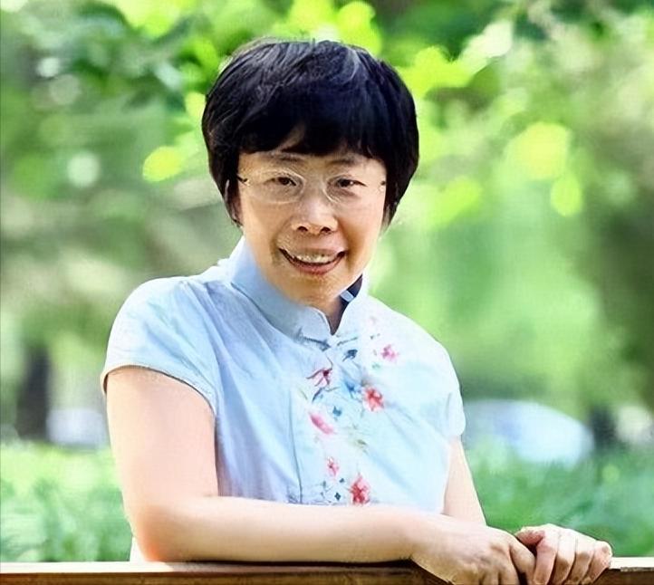 开云入口-蒙曼感叹：这辈子也结不了婚！有两个原因：一是岁数，二是长相