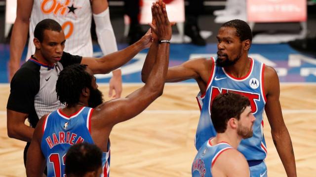 1611049436359039218.jpg 开云入口-哈登:雷霆时期的我和KD还年轻 现在我们是男人了